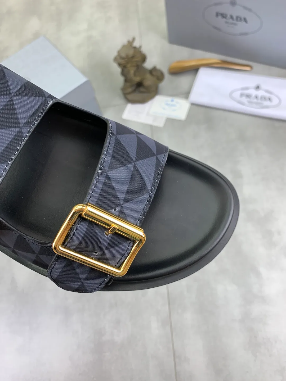 Men's shoes 💰P340💰【New style】🎁🎁🎁 PRADA Prada's new casual slippers, original official website, perfect workmanship, transmitting a kind of noble luxury, sublimating its definition of luxury in Prada's high-end extraordinary craftsmanship. Original combination outsole, code number: 38-44 (45 customized) Multiple colors 🉑️ to choose from